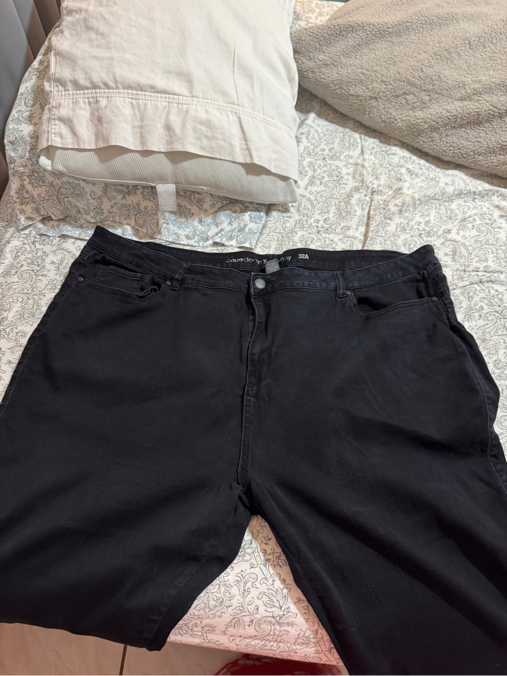 Avenue plus size 32 black skinny jeans.
